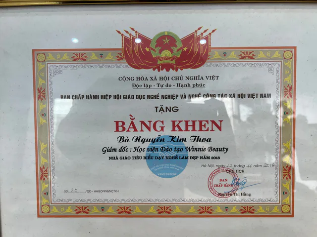 2018 · Bằng khen · Nhà giáo tiêu biểu dạy nghề làm đẹp năm 2018